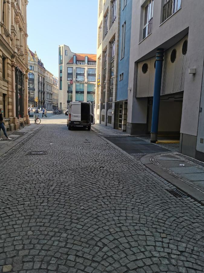 Zentrale - Ferienwohnung Am Thomaskirchhof ライプツィヒ エクステリア 写真