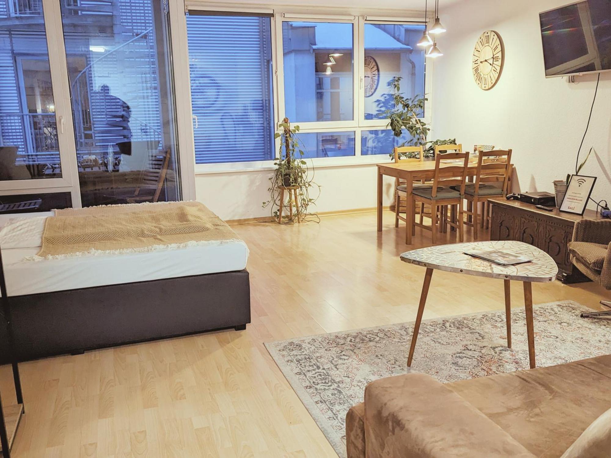 Zentrale - Ferienwohnung Am Thomaskirchhof ライプツィヒ エクステリア 写真
